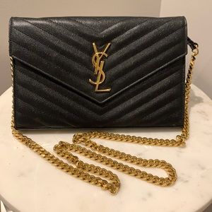 Saint Laurent Monogramme Large Grain de Poudre Wallet on Chain - Black/Gold
